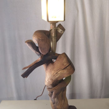 「Lampe 2」というタイトルの彫刻 Gyvalによって, オリジナルのアートワーク, ウッド