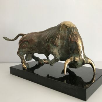 Sculpture intitulée "Toro" par Gyunay Aliev, Œuvre d'art originale, Bronze