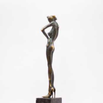 Скульптура под названием "Model" - Gyunay Aliev, Подлинное произведение искусства, Бронза