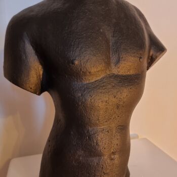 Scultura intitolato "buste noir" da H2e, Opera d'arte originale, Gesso