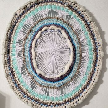 Textielkunst getiteld "Paz" door Kira Habyb Abud, Origineel Kunstwerk, Draad