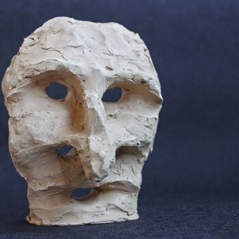 Sculptuur getiteld "Masque N° 001" door Hakan Portakal, Origineel Kunstwerk, Klei