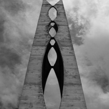 Photographie intitulée "O Obelisco dos Pomb…" par Halder, Œuvre d'art originale, Photographie numérique