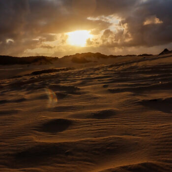 Photographie intitulée "Descanso na Areia" par Halder, Œuvre d'art originale, Photographie numérique