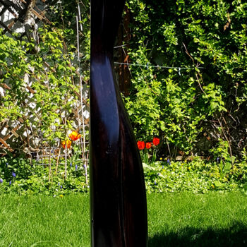 Скульптура под названием "'Lady in black'" - Flos, Подлинное произведение искусства, Дерево