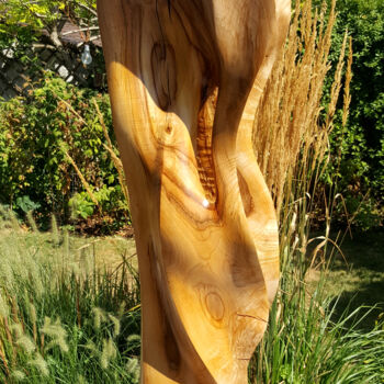 Sculpture titled "Em Bryos" by Flos, Original Artwork, Wood