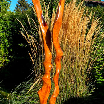 Skulptur mit dem Titel "'Don' think I'm Two'" von Flos, Original-Kunstwerk, Holz