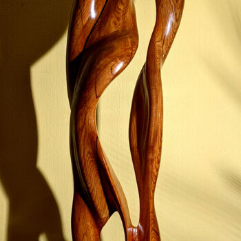 Скульптура под названием "Non-Conceptual Form…" - Flos, Подлинное произведение искусства, Дерево