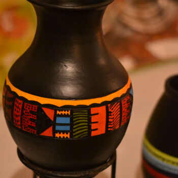 제목이 "Vases - céramiques"인 미술품 Happy Home Atelier로, 원작