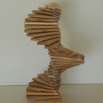 Скульптура под названием "Sprung" - Harry Lübke (hARRY), Подлинное произведение искусства, Дерево