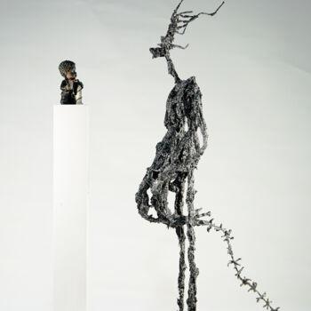 Escultura intitulada "One of the sculptur…" por Hasan Cingiz, Obras de arte originais, Tinta spray