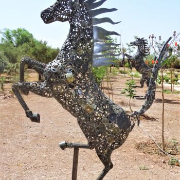 Sculpture titled "Sculpture écheval c…" by Hassan Laamirat, Original Artwork, Metals