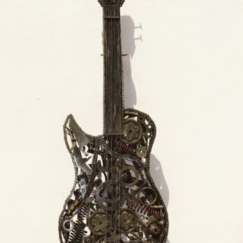 Sculpture intitulée "Guitare socle ronde" par Hassan Laamirat, Œuvre d'art originale, Métaux