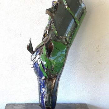 Skulptur mit dem Titel "Sculpture Tête Chev…" von Hassan Laamirat, Original-Kunstwerk, Metalle