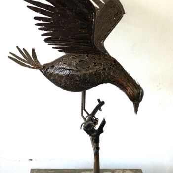 Sculpture intitulée "Aigle en métal recy…" par Hassan Laamirat, Œuvre d'art originale, Métaux