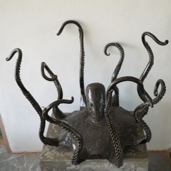 Scultura intitolato "Sculpture Et Pied D…" da Hassan Laamirat, Opera d'arte originale, Metalli