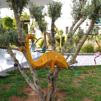 Sculpture intitulée "Flamant jaune" par Hassan Laamirat, Œuvre d'art originale, Métaux