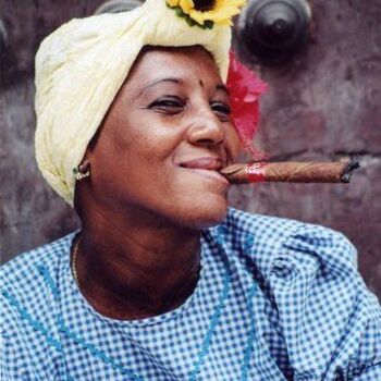 Fotografie mit dem Titel "Cigar lady" von Heart Art Rebecca, Original-Kunstwerk