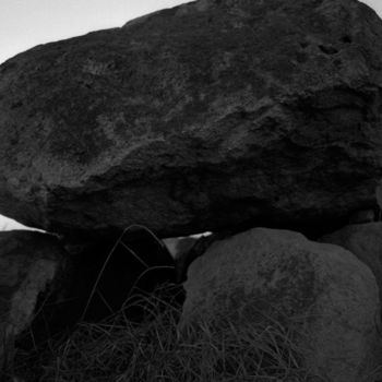 Fotografía titulada "Stone grave of the…" por Heinz Baade, Obra de arte original