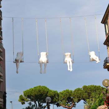 Scultura intitolato "installation-en-l-a…" da Héléna Krajewicz, Opera d'arte originale