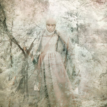 Photographie intitulée "Shield Maiden, III" par Helena Palazzi, Œuvre d'art originale, Photographie numérique