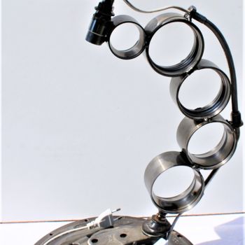 Scultura intitolato "lampe piston" da Henri Gutierrez, Opera d'arte originale, Metalli