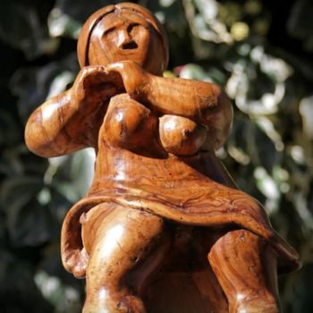 Sculpture titled "Charmante minaudière" by Henri Degracia, Original Artwork, Wood