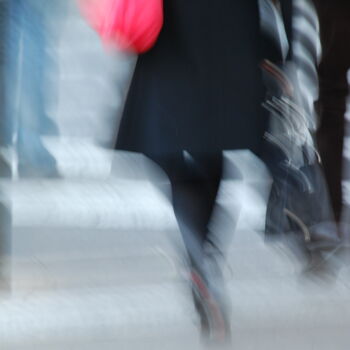 Photographie intitulée "Le sac rouge" par Herve Bussy (Diaph), Œuvre d'art originale, Photographie numérique