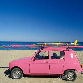 "4 L Renault plage" başlıklı Fotoğraf Herve Donnezan tarafından, Orijinal sanat, Analog Fotoğrafçılık