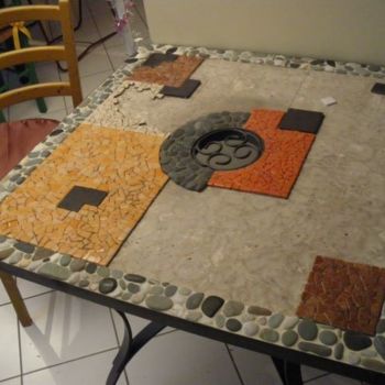 手工艺品 标题为“table en galets, pa…” 由Jeannie Herviou-Derrien, 原创艺术品