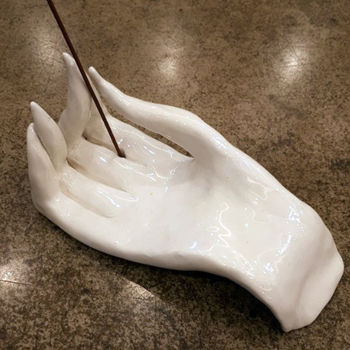 Escultura titulada "hand.jpg" por Heyoung Lee, Obra de arte original, Cerámica
