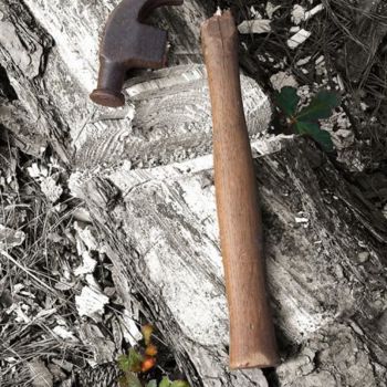 Fotografie mit dem Titel "Broken Hammer" von Hinsel Scott, Original-Kunstwerk