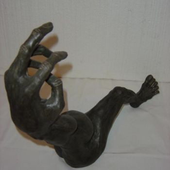 Скульптура под названием "Male Pregnancy 1" - Horatiu Bob, Подлинное произведение искусства