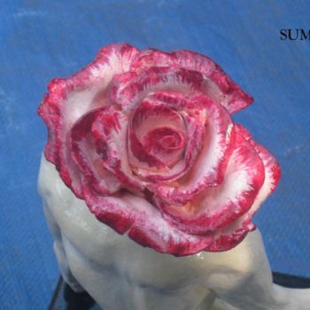 Escultura intitulada "Summer (Rose detail)" por Hugo Ruggiero "Hr", Obras de arte originais, Cerâmica