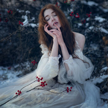 Фотография под названием "Anna in forest" - Янина Ермакова, Подлинное произведение искусства, Цифровая печать
