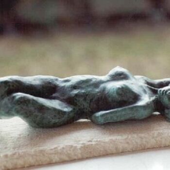 Escultura titulada "femme allongée" por Ignace Giacalone, Obra de arte original