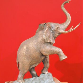 「Слон」というタイトルの彫刻 Igor Glukhenkijによって, オリジナルのアートワーク, ブロンズ