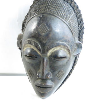 Скульптура под названием "CHOKWE. Masque d'ar…" - Belinda Kameya, Подлинное произведение искусства, Дерево