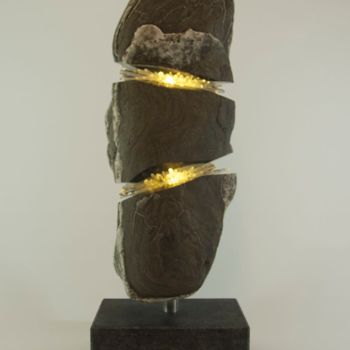 Skulptur mit dem Titel "Ils Cava Cristallas" von Jörg Walker, Original-Kunstwerk, Stein