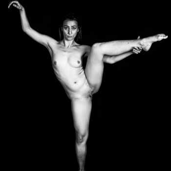 Nude ballerina II