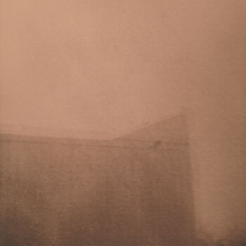 Фотография под названием "Tower Guardian" - Ира Коломинова, Подлинное произведение искусства, Пленочная фотография