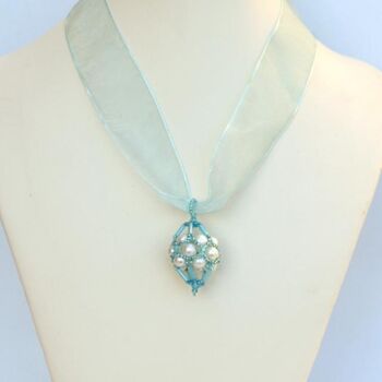 Design intitulée "Beaded bead pendant" par Irena Zelickman, Œuvre d'art originale, Bijoux