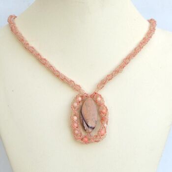 「Pink jasper necklac…」というタイトルのデザイン Irena Zelickmanによって, オリジナルのアートワーク, ジュエリー