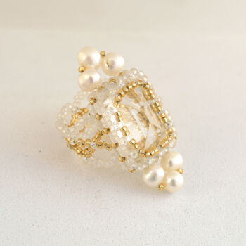 Design getiteld "Quartz and pearls r…" door Irena Zelickman, Origineel Kunstwerk, Juwelen
