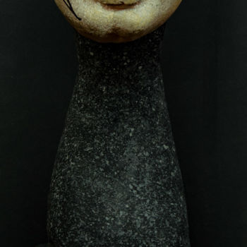 Skulptur mit dem Titel "The Nuba" von Grazyna Federico, Original-Kunstwerk, Stein