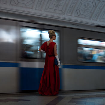 Photographie intitulée "Arrival of the train" par Irina Nekliudova, Œuvre d'art originale, Photographie numérique