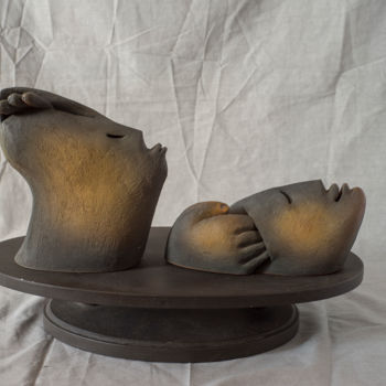 Скульптура под названием ""Удаление камня глу…" - Ирина Оркина, Подлинное произведение искусства, Керамика