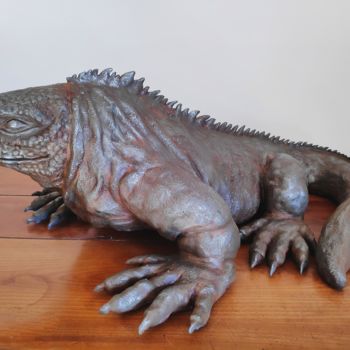 Sculpture titled "Iguane terrestre" by Laurence Schlimm Boland, Original Artwork, Ceramics