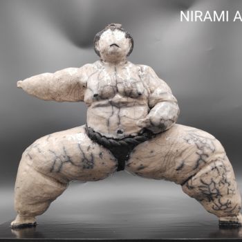 Sculptuur getiteld "Nirami Ai ni" door Laurence Schlimm Boland, Origineel Kunstwerk, Keramiek