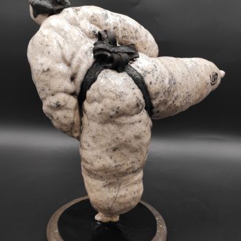 Sculptuur getiteld "Shiko yon" door Laurence Schlimm Boland, Origineel Kunstwerk, Keramiek